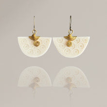 Load image into Gallery viewer, Vanilla Creme Moon Earrings