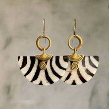 Load image into Gallery viewer, Safari Moon Earrings