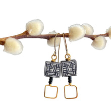 Load image into Gallery viewer, Black Box Squared