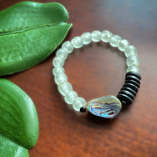 Load image into Gallery viewer, Abalone Chunk African Beaded Bracelet