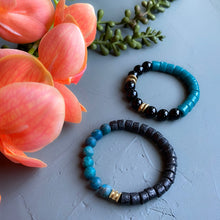 Load image into Gallery viewer, Black and Teal African Beaded Bracelet