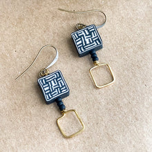 Load image into Gallery viewer, Black Box Squared