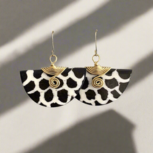 Load image into Gallery viewer, Savannah Moon Earrings