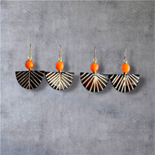 Load image into Gallery viewer, Grooved Moon Earrings