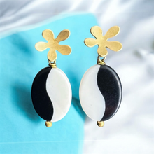 Load image into Gallery viewer, The Swirl Earrings - Aisha Likes It