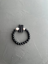 Load image into Gallery viewer, Leather &amp; Pearls Stretch Bracelet