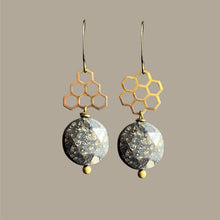 Load image into Gallery viewer, Black Honey Earrings