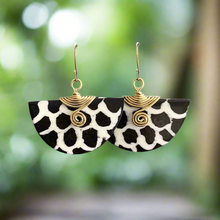 Load image into Gallery viewer, Savannah Moon Earrings