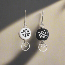 Load image into Gallery viewer, In the Maze Earrings