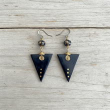 Load image into Gallery viewer, Pyramid Light Earrings