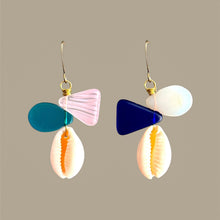 Load image into Gallery viewer, Kindred | Cowrie and Wedding Earrings