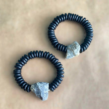 Load image into Gallery viewer, Black Labradorite Rocks Bracelet