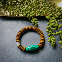 Load image into Gallery viewer, Malachite and Horn Beaded Bracelet
