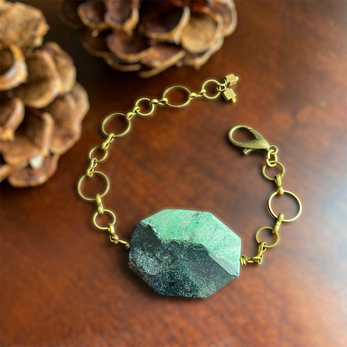 Holiday Bracelet: 03/Green Garnet